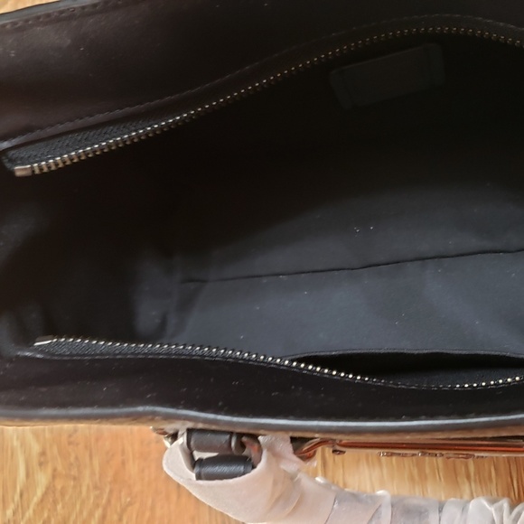 NWT COACH Carryall 25 Leather Satchel Crossbody - Picture 3 of 7